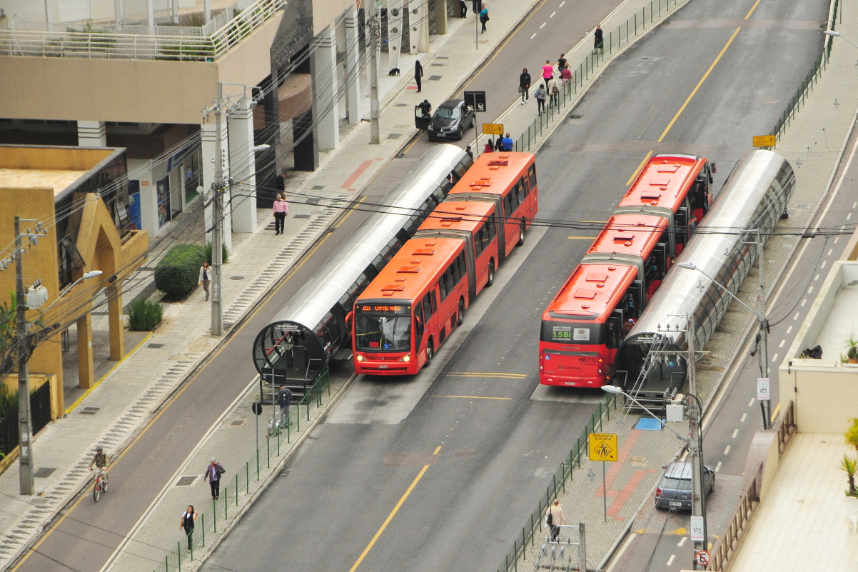 De moção ao MP-PR à tarifa, vereadores debatem transporte coletivo
