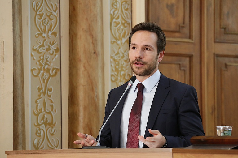 De saída da prefeitura, Vitor Puppi é elogiado pelos vereadores de Curitiba