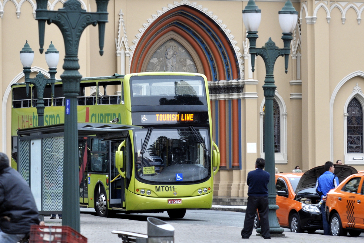Debate trata da valorização dos guias turísticos em Curitiba