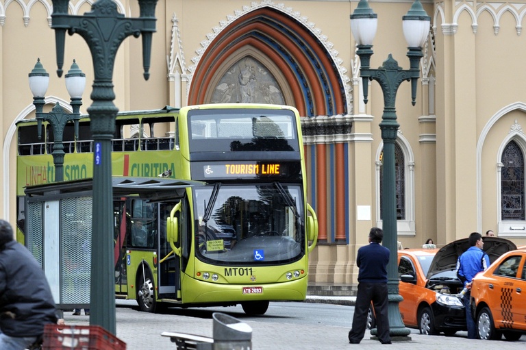 Debate trata da valorização dos guias turísticos em Curitiba