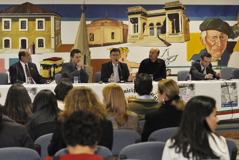 Debatidas formas de violência na sociedade 