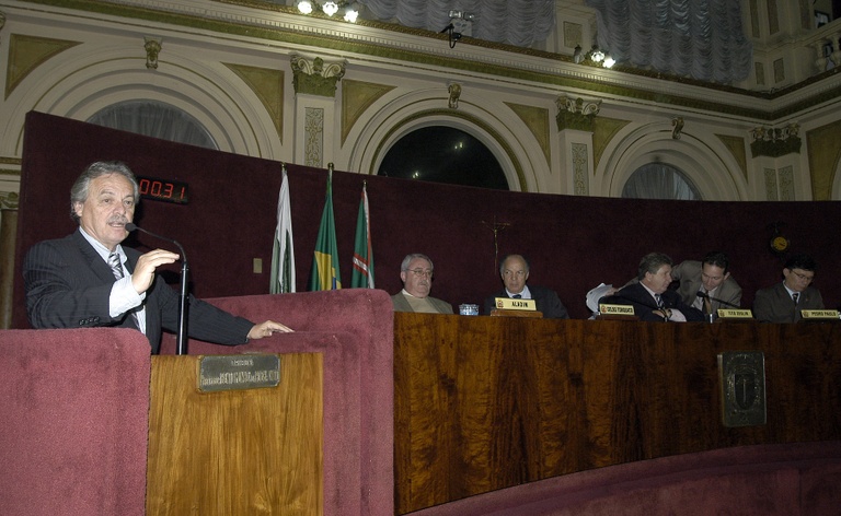 Debatido aumento do número de vereadores no País 