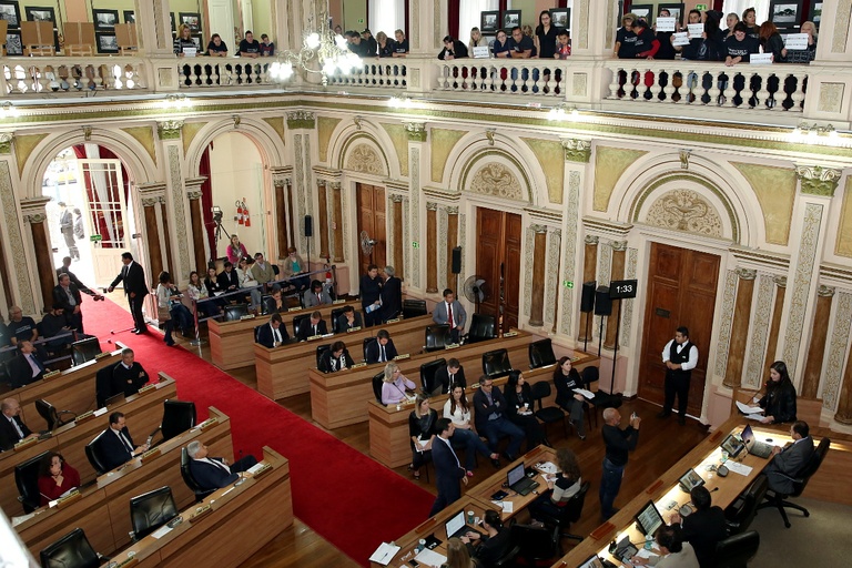 Decisão da Mesa sobre agressão terá parecer da Corregedoria
