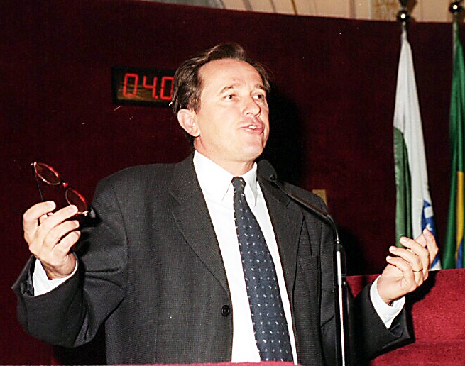 Decisão de Fruet ainda comentada na Câmara 