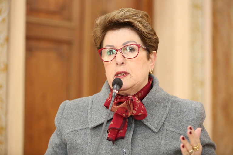 Denominação de travessa e utilidade pública acatadas em 1º turno