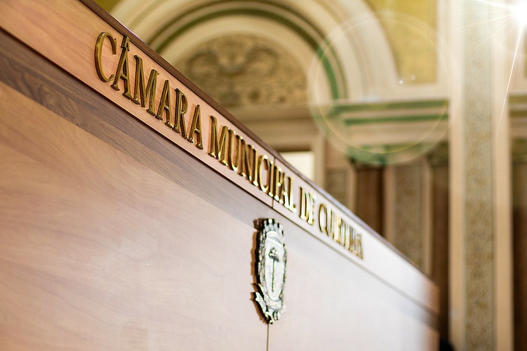 Denúncia contra Professora Angela avança na Câmara de Curitiba