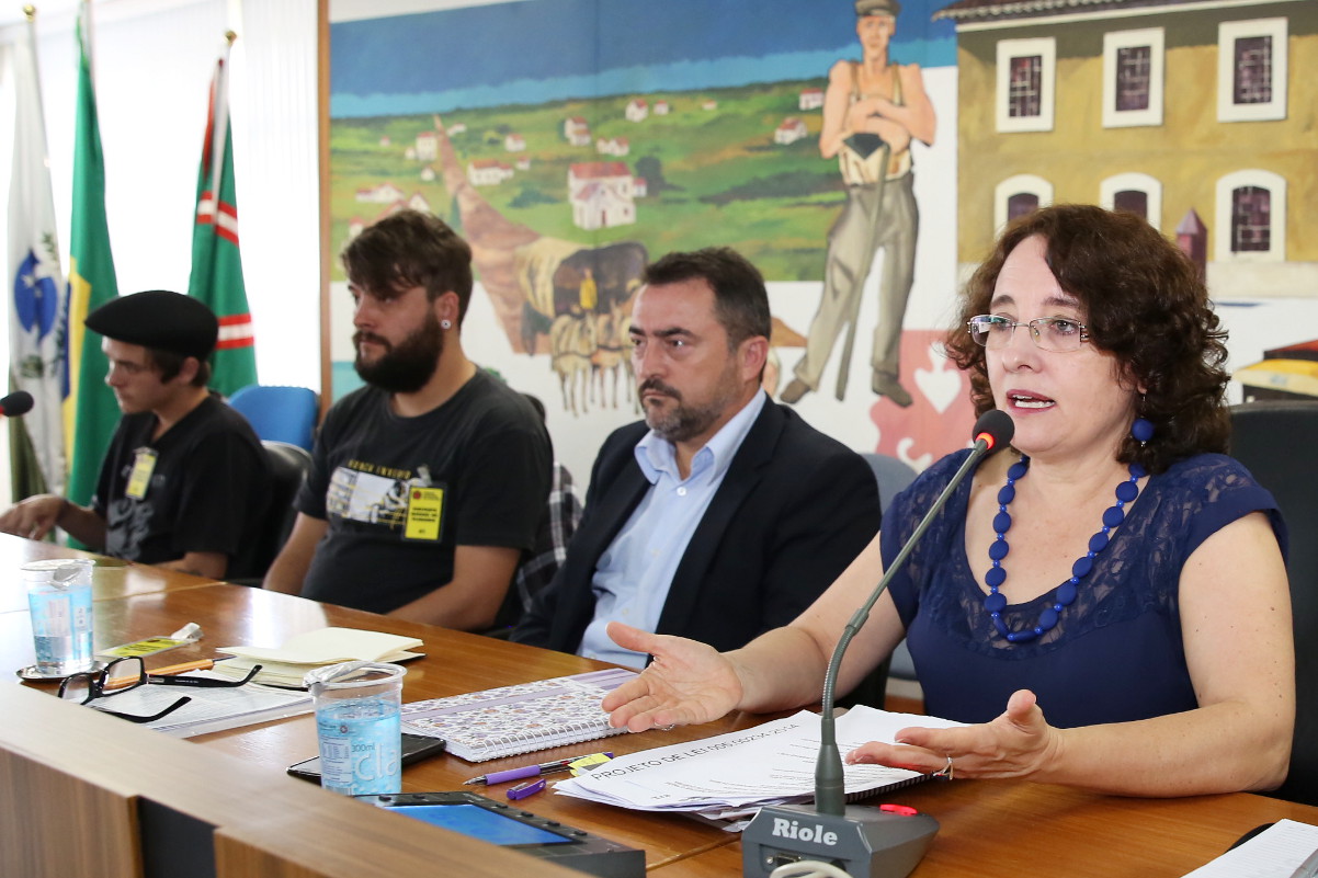 Depende da vontade política, diz Josete sobre passe livre