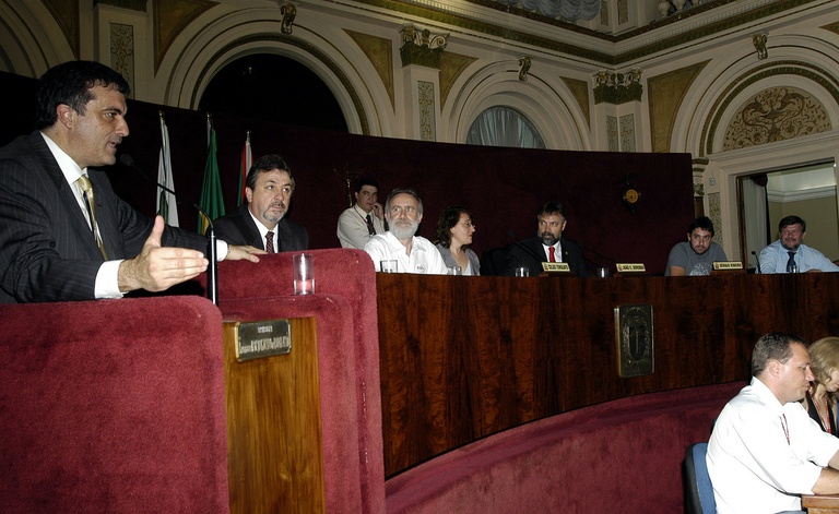 Deputados comunicam lançamento de candidaturas 