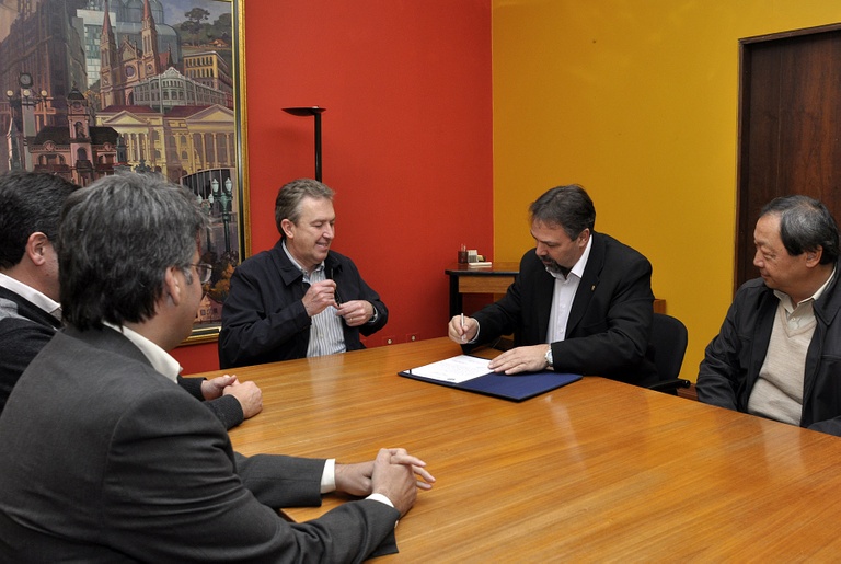 Derosso assume a prefeitura de Curitiba 