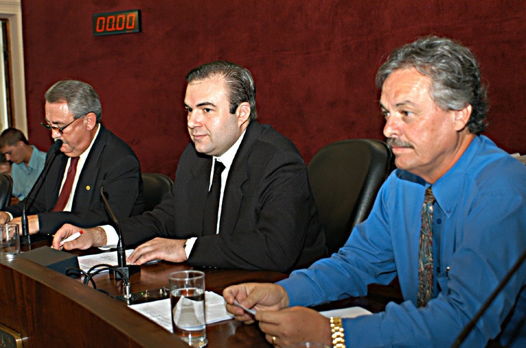 Derosso é reeleito presidente da Câmara 