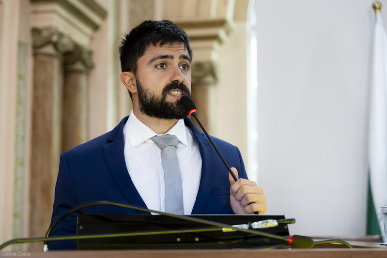 Moção de protesto contra fake news é aprovada pela Câmara de Curitiba