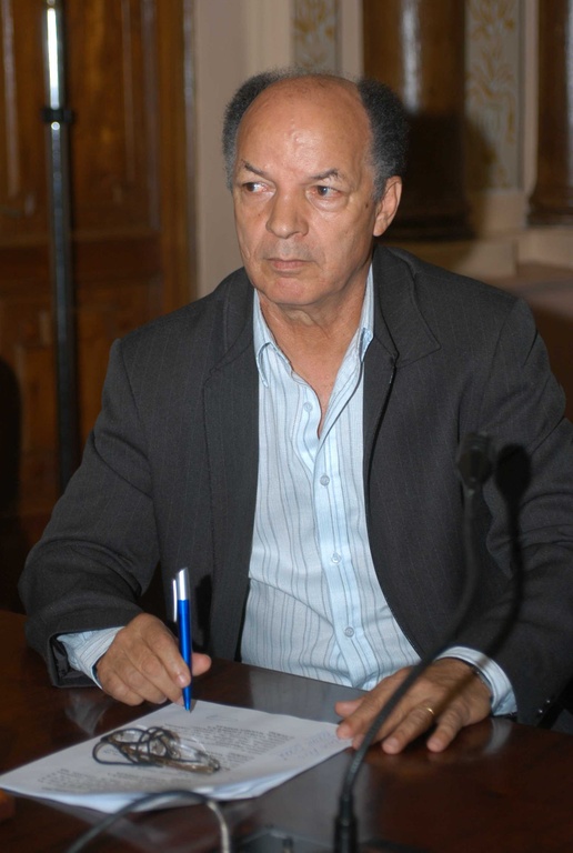 Destino de lâmpadas e pilhas preocupa vereador 