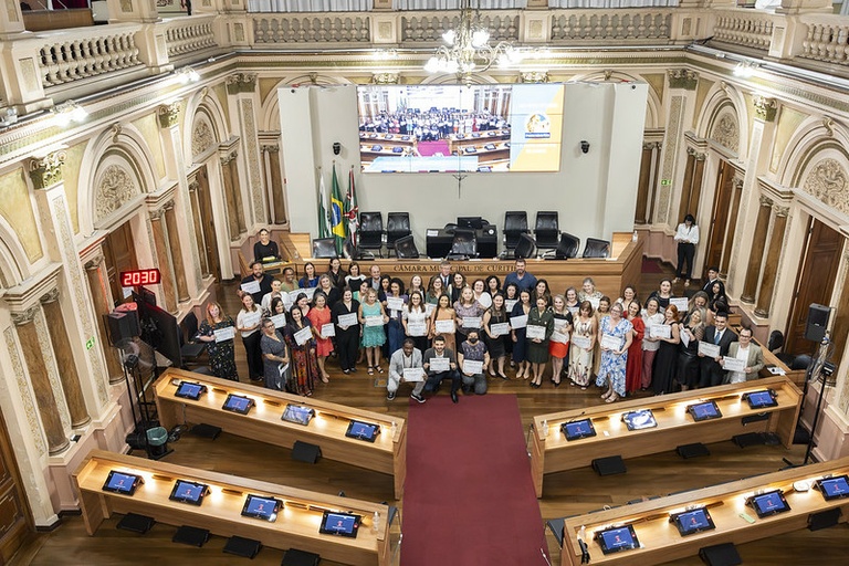 Dia da Enfermagem é celebrado na Câmara Municipal de Curitiba