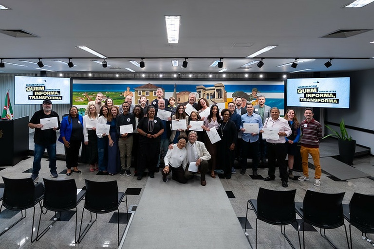 Dia do Jornalista: solene na Câmara de Curitiba condena ataques à imprensa