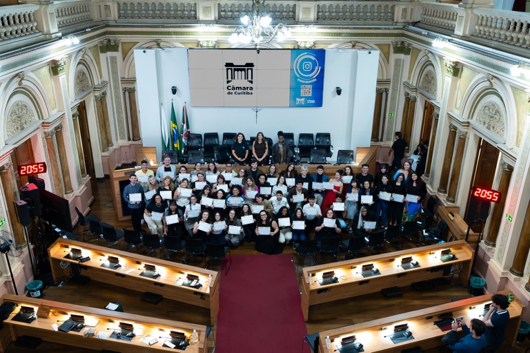 Dia do Jovem é celebrado em sessão solene na Câmara de Curitiba