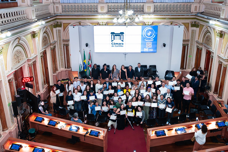 Dia do Jovem é celebrado em sessão solene na Câmara de Curitiba