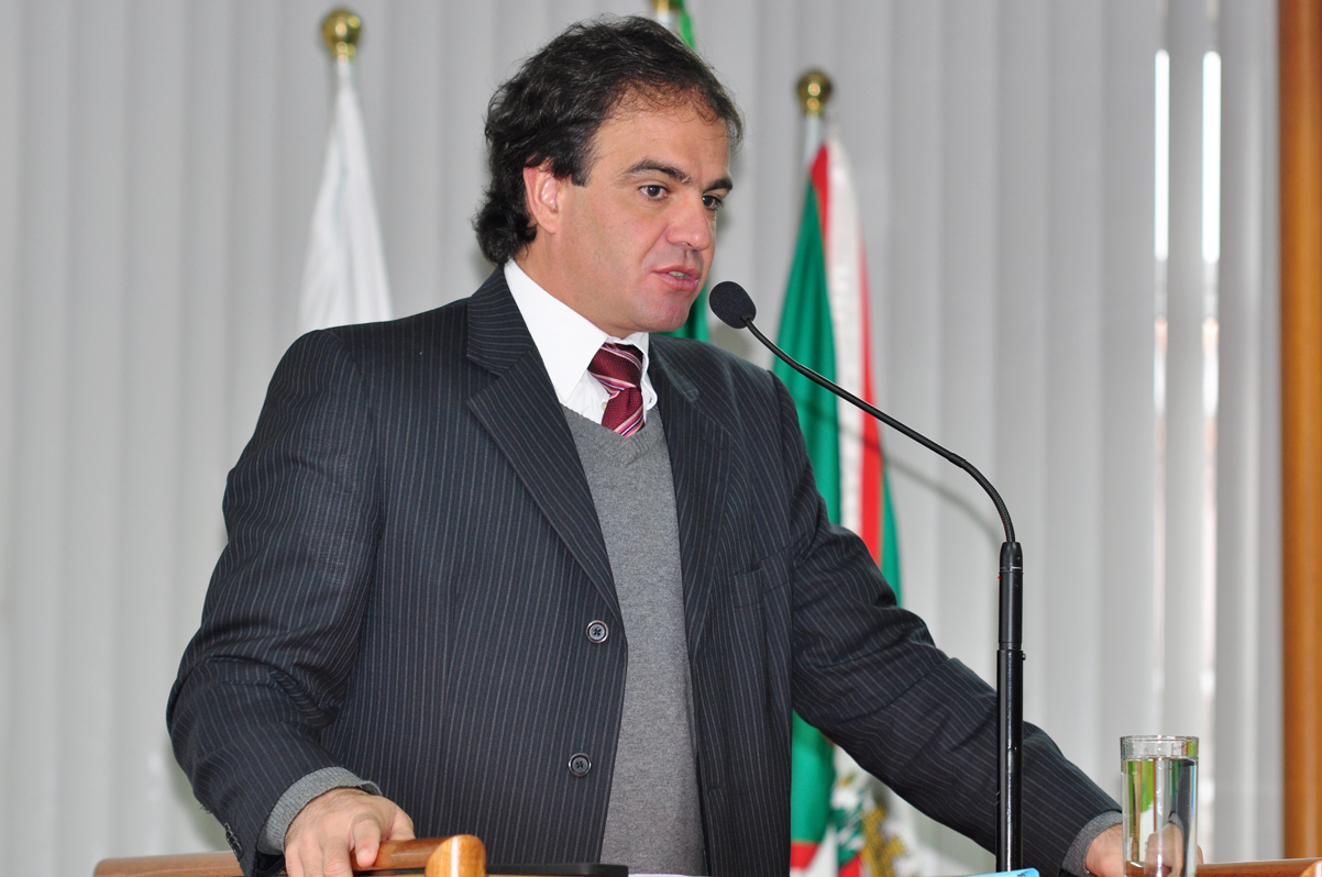 Dia do Paradesporto é aprovado com discussões em plenário 