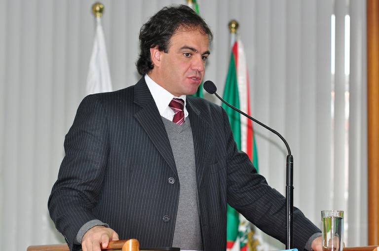 Dia do Paradesporto é aprovado com discussões em plenário 