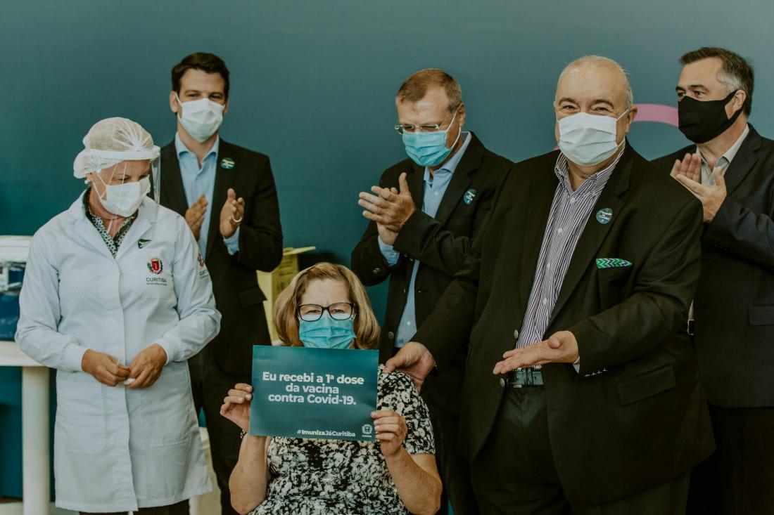 Dia do Recomeço homenageia início da vacinação em Curitiba