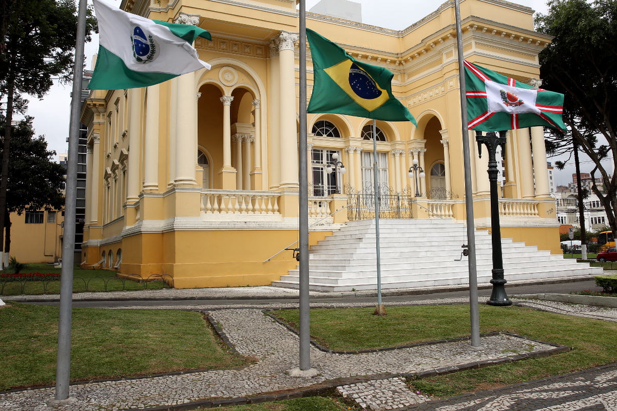 Dias comemorativos só por iniciativa popular ou 1/3 dos vereadores