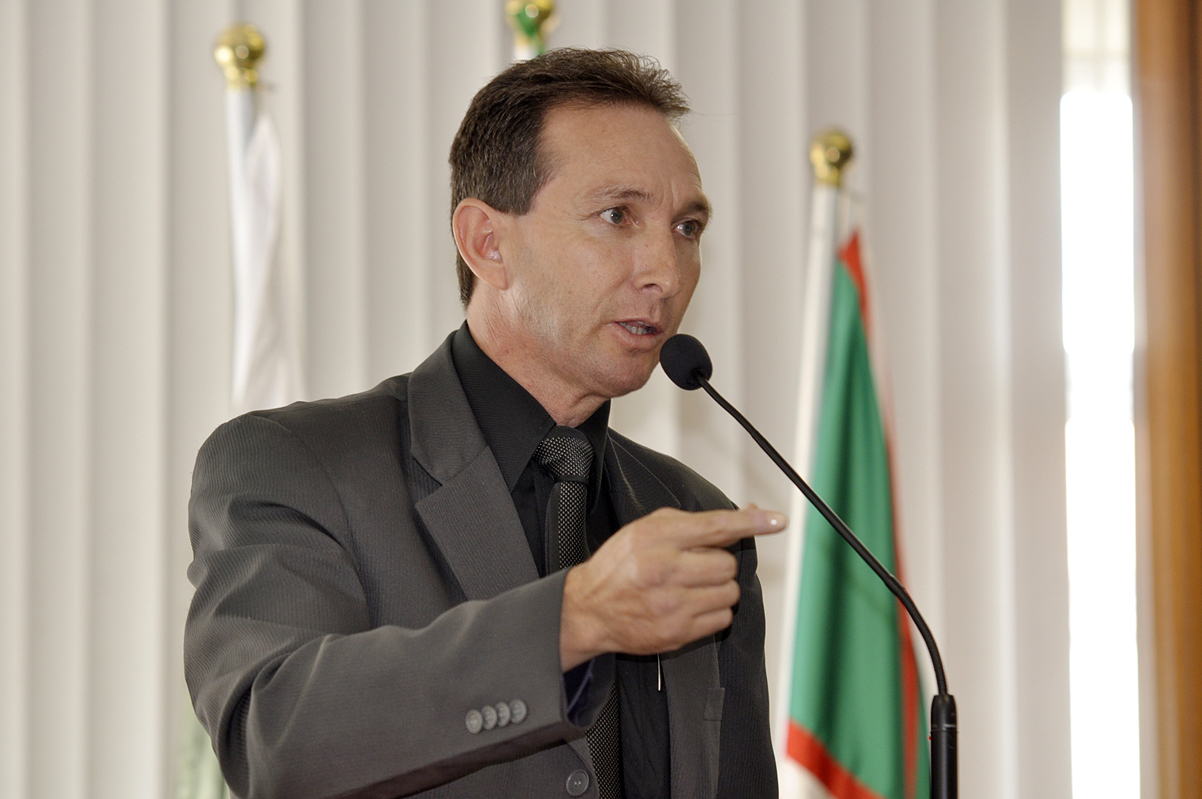 Dirceu Moreira pretende inibir pornografia em orelhões 