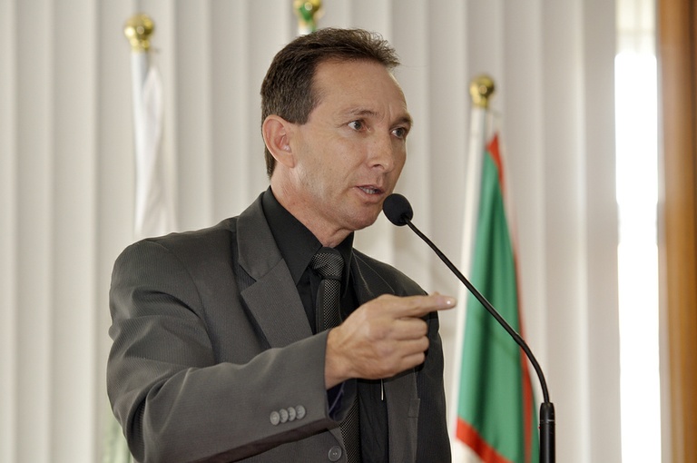 Dirceu Moreira pretende inibir pornografia em orelhões 