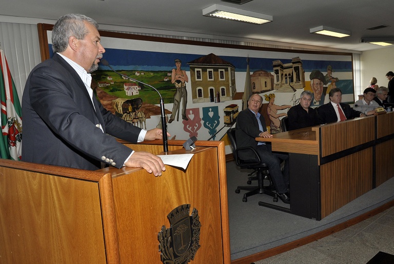 Diretor do Cotolengo faz despedida na Câmara 