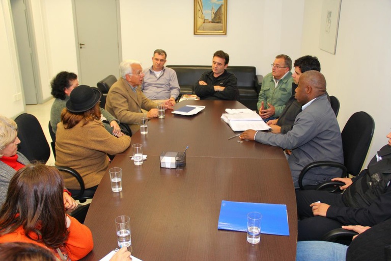 Discutida a regularização fundiária em Curitiba 