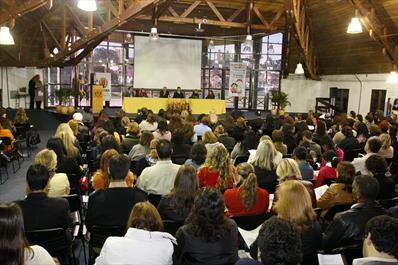 Discutida pornografia infantil na internet 