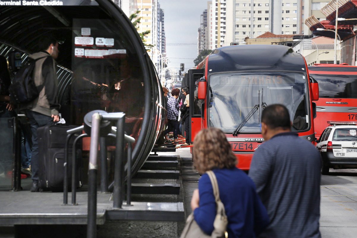 Divulgação obrigatória dos horários de ônibus vai a plenário