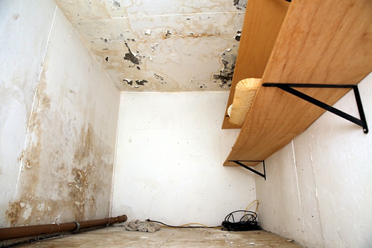 Documentos de Derosso encontrados em depósito causam polêmica no plenário