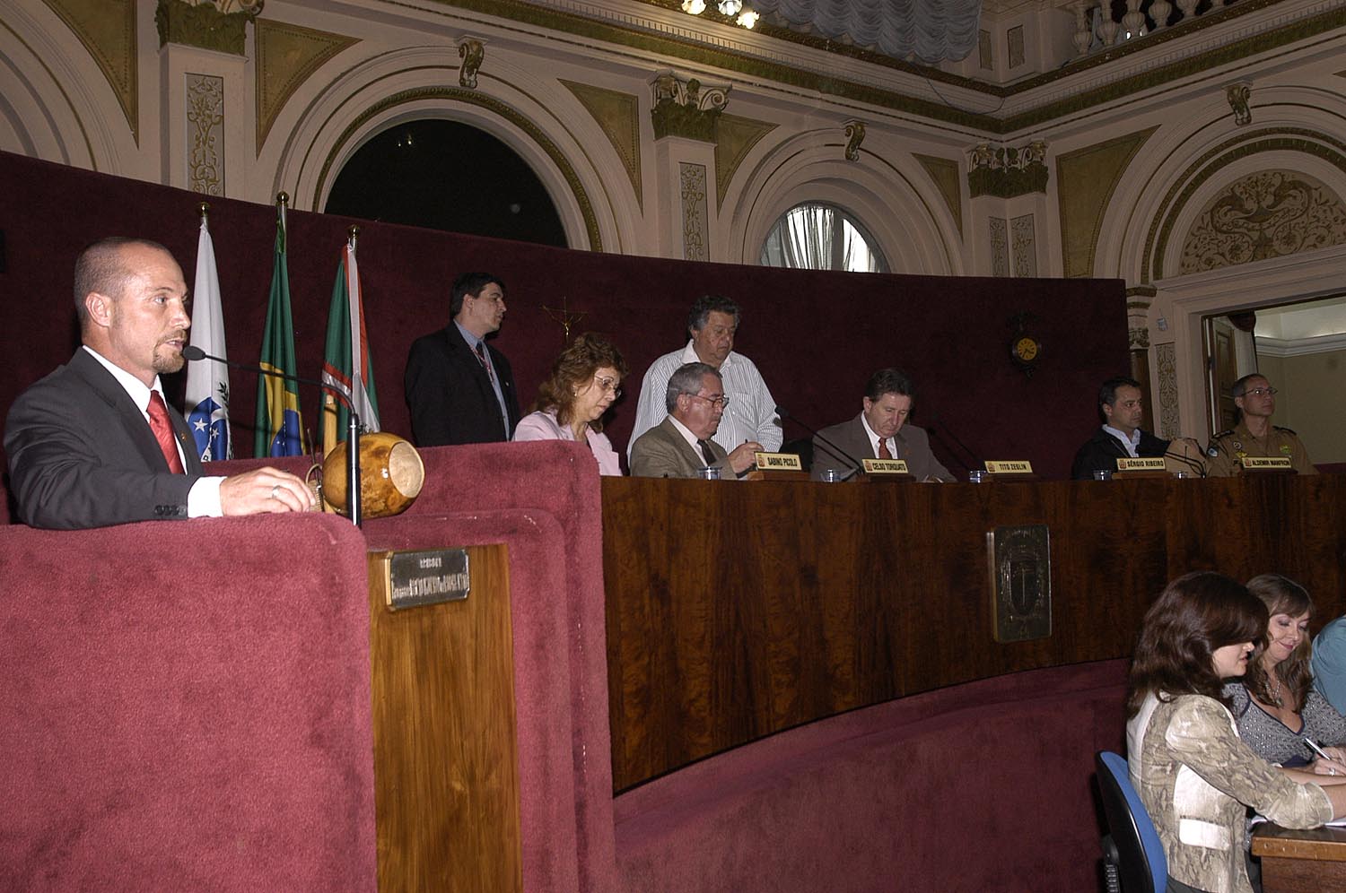 Doutora em educação fala sobre drogas na Câmara 