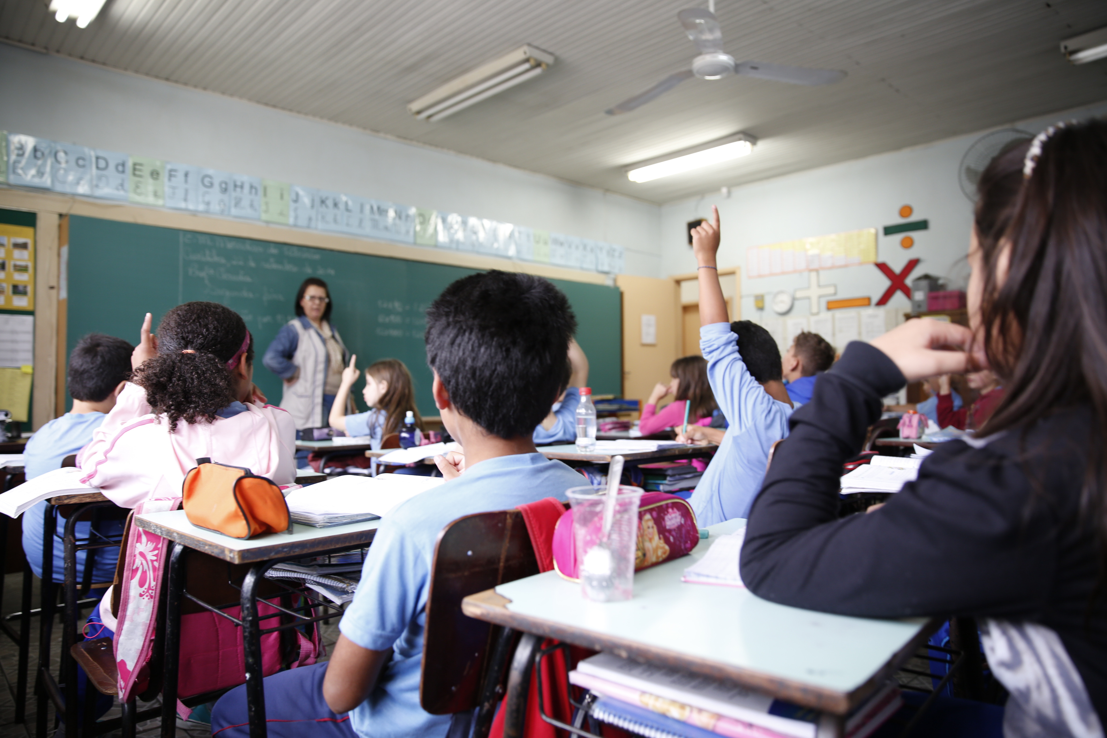 É lei: servidores da rede municipal de educação vão aprender Libras