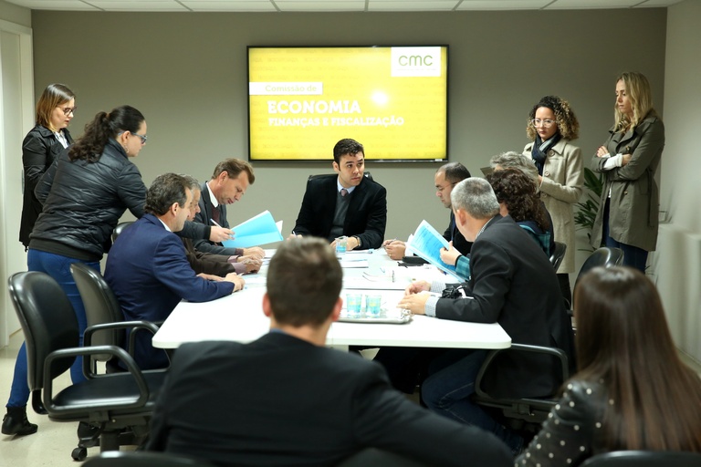 Economia acata inclusão de Curitiba a entidades representativas