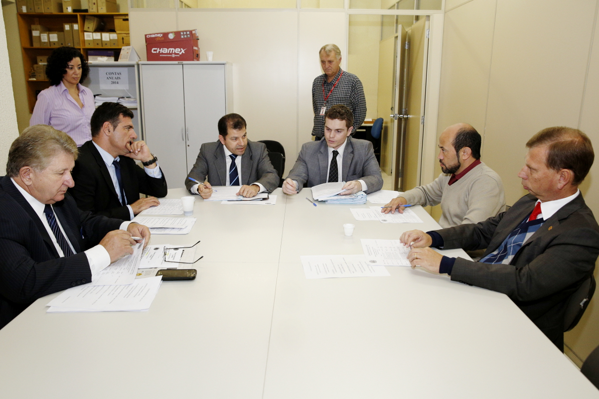 Economia analisa projetos do Executivo