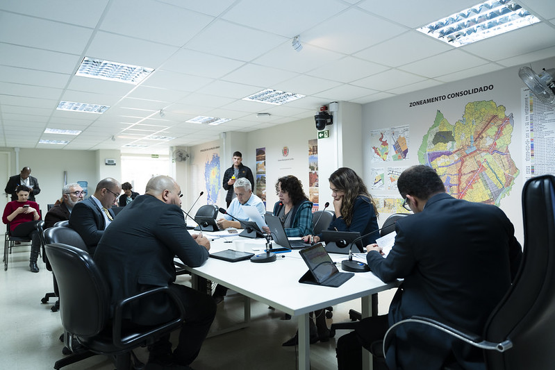 Economia aprova admissibilidade e LDO 2024 avança na Câmara