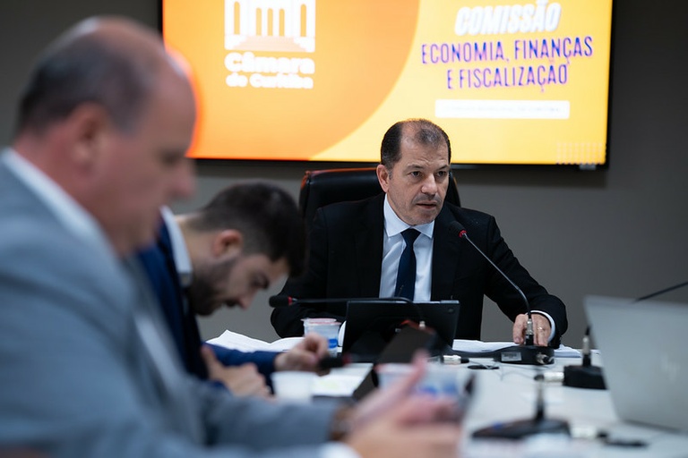 Economia aprova auxílio-alimentação a conselheiros tutelares de Curitiba