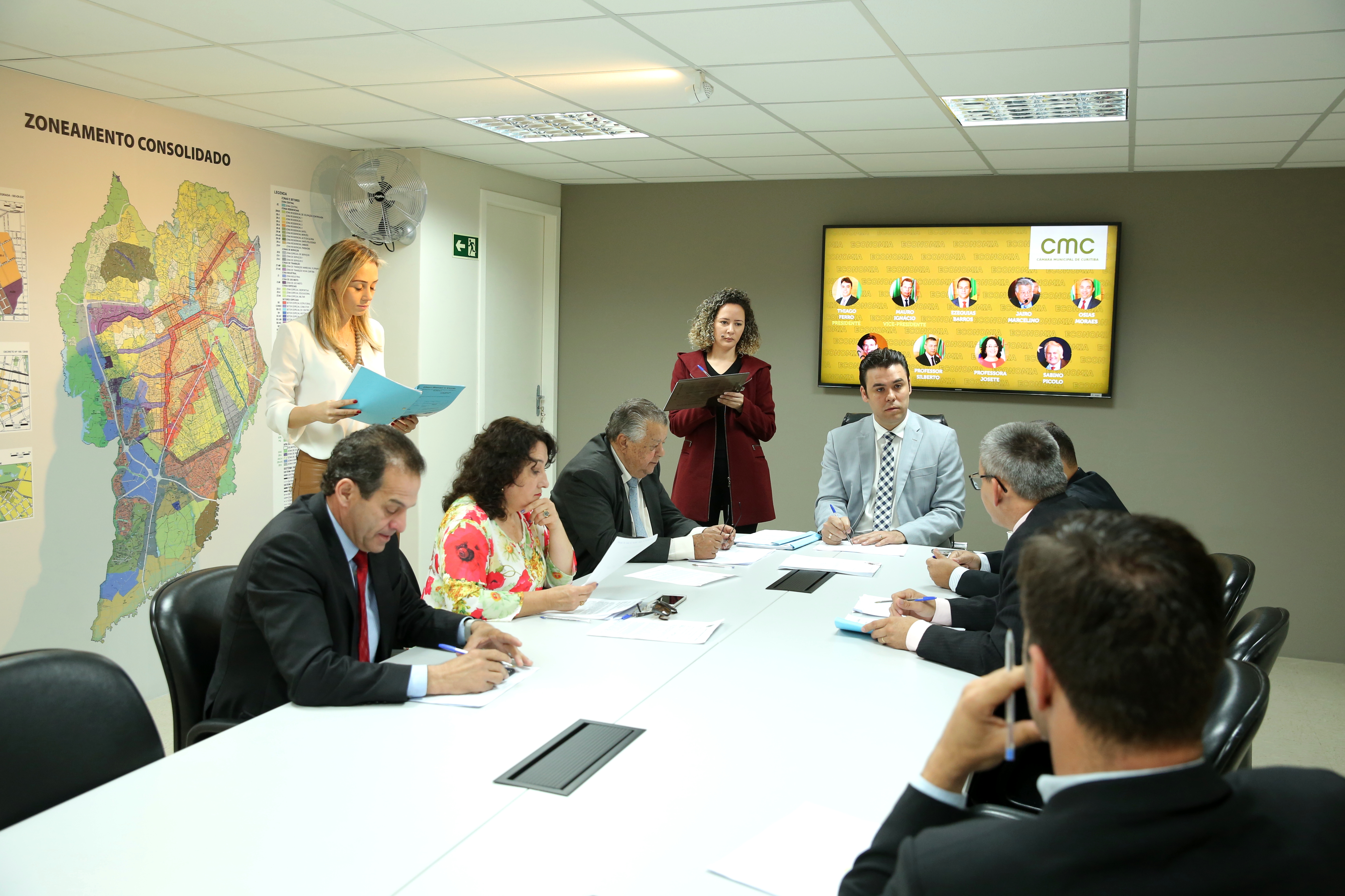 Economia avaliza imunidade a igrejas alugadas e Disque-Solidariedade 