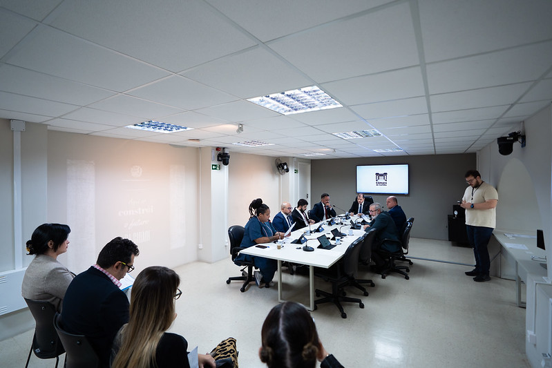 Economia apoia corte de  verbas para projetos culturais com nudez