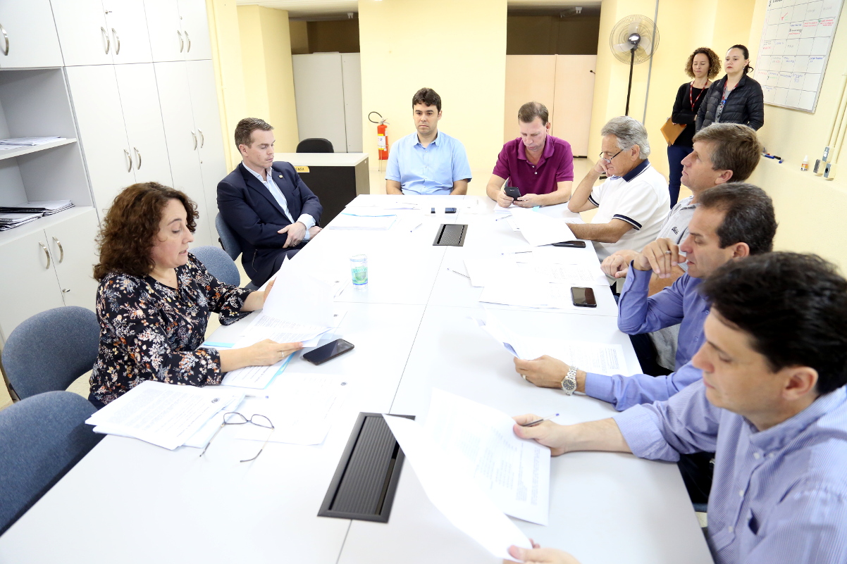 Economia faz reunião extraordinária e aprova projetos em urgência