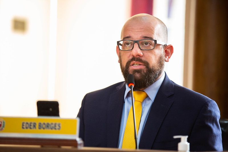 Eder Borges reassume mandato na CMC; Mestre Pop retorna à suplência