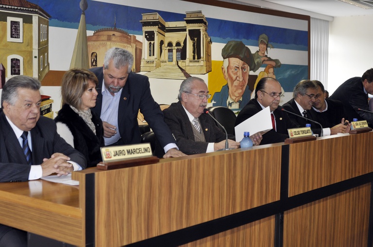 Edson do Parolin toma posse e anuncia propostas 