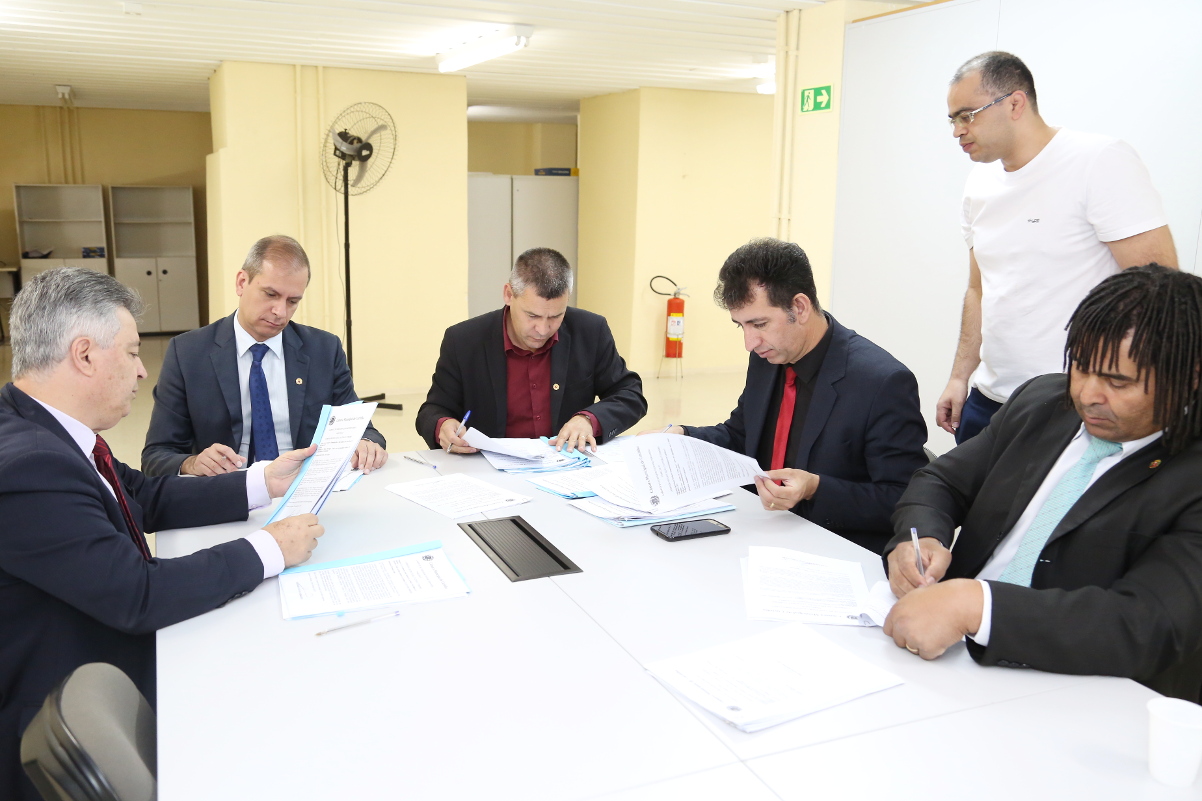 Educação aprova campanhas educativas sobre anemia e saúde mental 