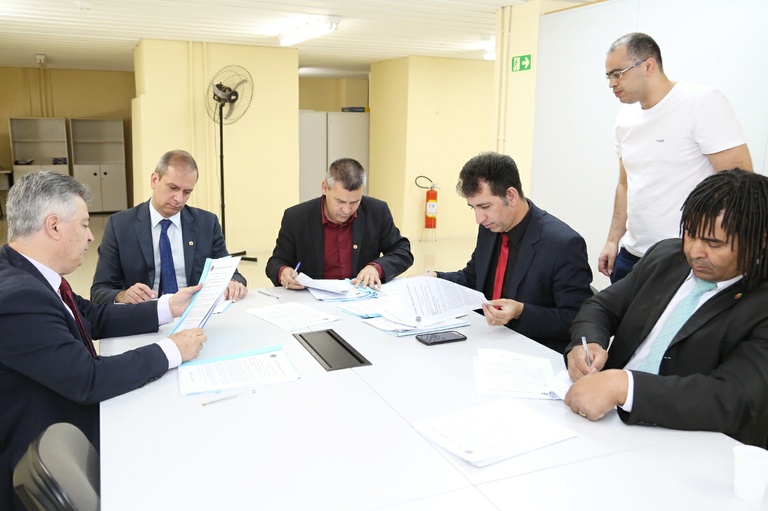 Educação aprova campanhas educativas sobre anemia e saúde mental 