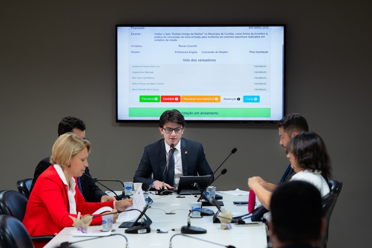 Educação aprova e Selo Estádio Amigo da Mulher já pode ser votado em plenário