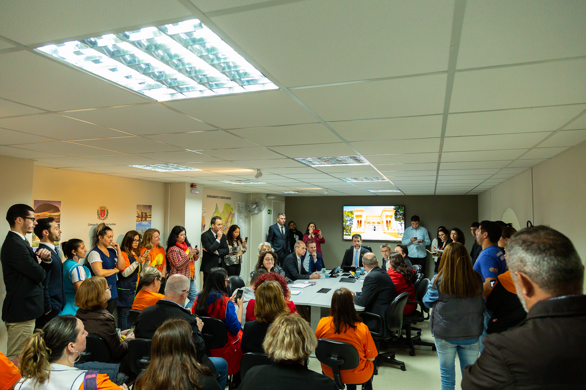 Educação quer debater com Executivo edital a creches conveniadas