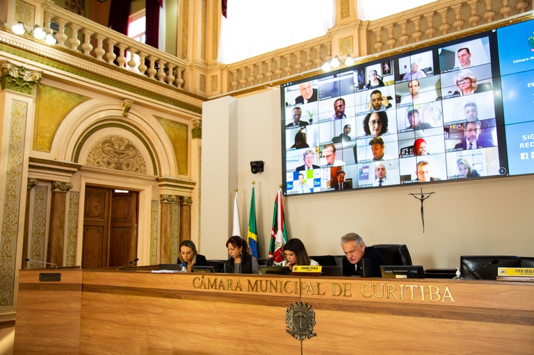 Em 1º turno, Câmara aprova contas da Prefeitura de Curitiba de 2009
