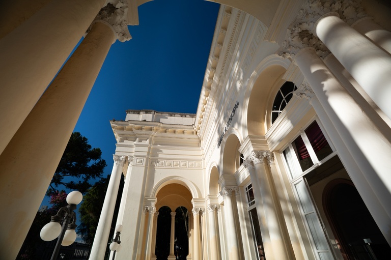 Em 1º turno, Câmara aprova nomes para três premiações tradicionais 