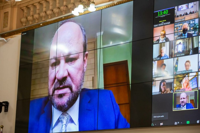 Em 1º turno, plenário acata Selo Incentivador da Advocacia Iniciante