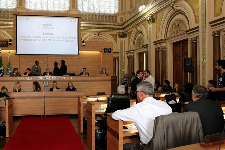 Em 2º turno, plenário rejeita utilidade pública ao Instituto Dignidade